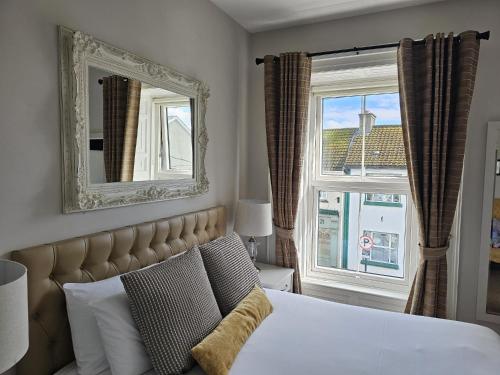 Brogans Bar & Hotel, Trim (photo 2)