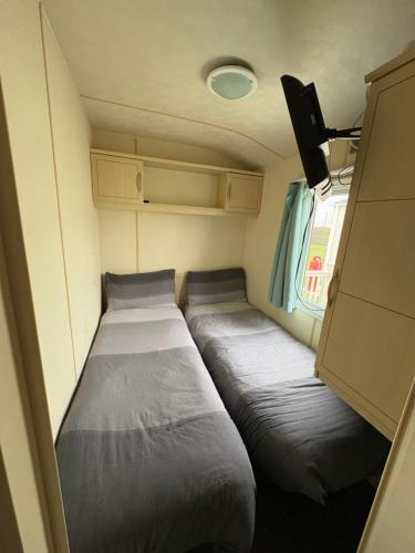 Golden Palm Resort Sherwood 3 bedroom 8 berth close to all entertainment and swimming pool 5