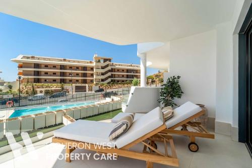 Nordic Delight - 3-Bedroom South-Facing Apartment with Sea Views and Pool, Las Lomas, Fuengirola