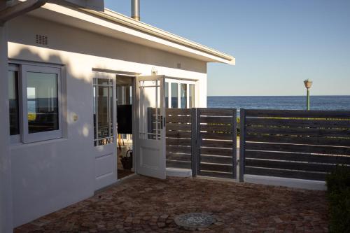 Seafront house with a view in Kleinmond