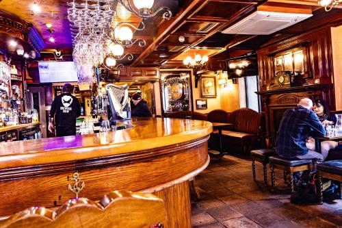 Anchorage Inn - image 11