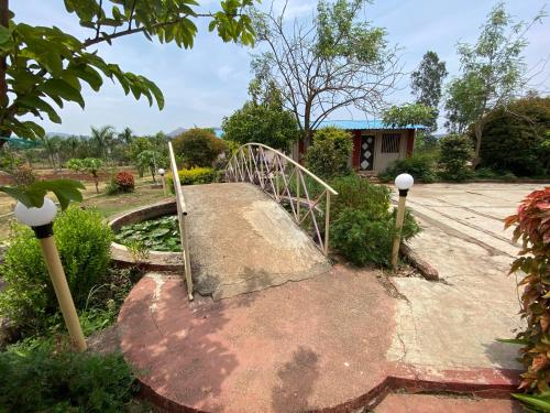 Iekārtas, The Glen Woods Luxury Dome Stay near Pavana Lake in Shevati