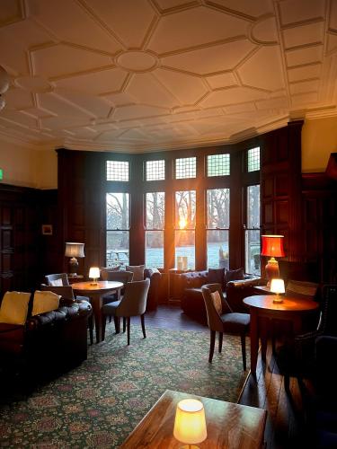 Pubi/sohvabaar, The Old Lodge in Malton