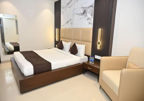 Hotel Abhilasha Premium in Dewas