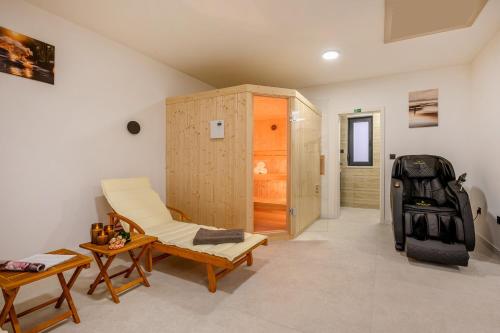 Decimum - Private Luxury Villa with Heated Pool & Spa near Split in Osoje