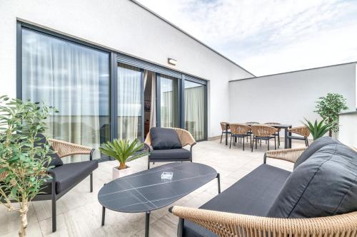 Arena Lux Apartments in Blato