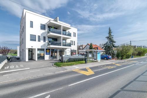 Arena Lux Apartments in Blato