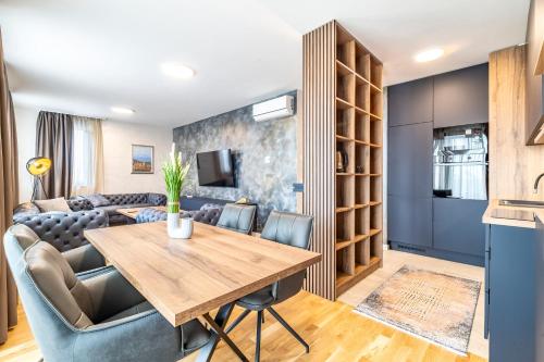 Arena Lux Apartments in Blato