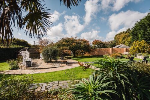 Lower Barns Guest House - image 12