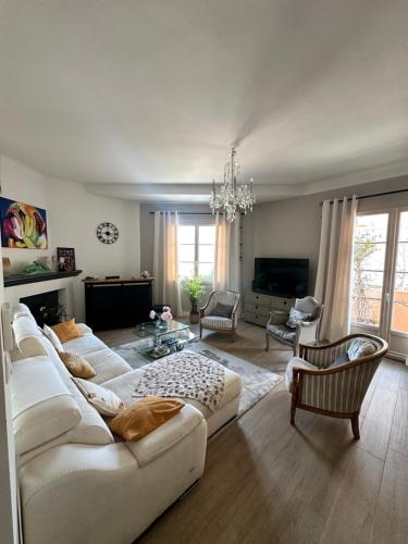 Appart 130m2 F4 St Raphaël Centre - 10 minutes des plages à pieds - Location saisonnière - Saint-Raphaël