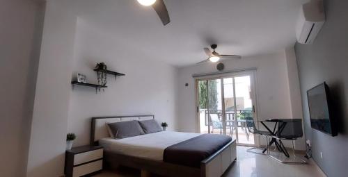 Ágy, Modern Studio apartment Armonia Court in Paralimni