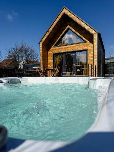 Hot tub, Ypsilon - Pixel in Targu Secuiesc