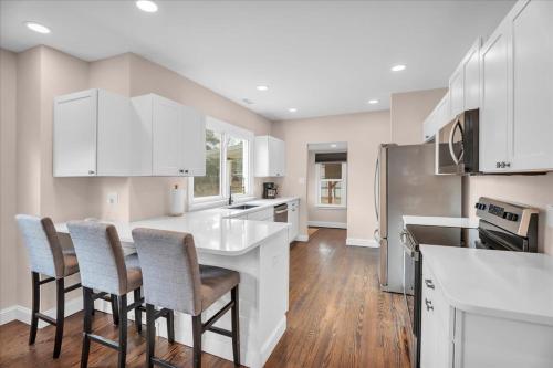 FIFA World Cup 20 min From Philly Home Sleeps 12 with 10 Car Parking in Glassboro (NJ)
