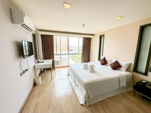 room detail thumbnail 1