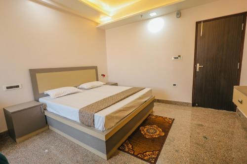 Regal Palace Hotel and Banquets - image 5