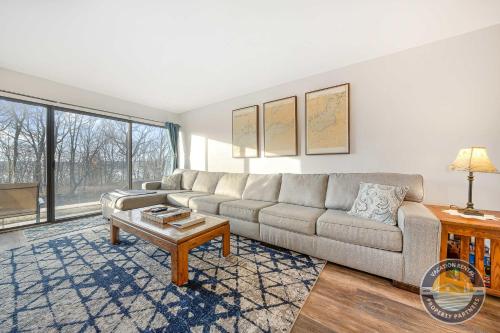 Lake Geneva Condo with Pool Fireplace & Parking - image 13