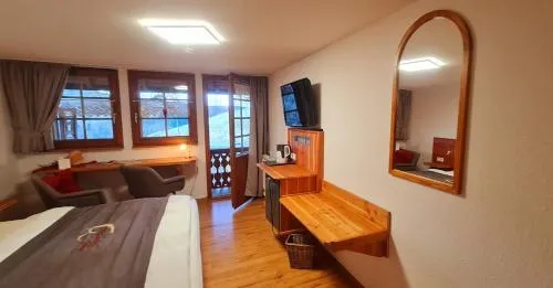 Gästehaus Holzer Kreuz - Gästezimmer Veilchen für 2 Personen inkl Landfrühstück in Fröhnd, Deutschland