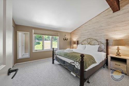 Modern Lake Geneva Condo with Views - image 11