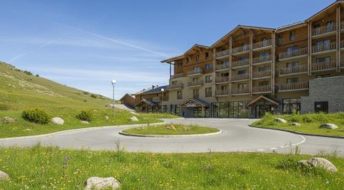 SOWELL HÔTEL L'Alpe Blanche - Hôtel - Vars