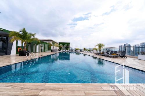 Swimming pool, Dorsett Residences, Sri Hartamas-KL, Hotel Theme Studio Homes by Flexihome-MY near Bintang Sue