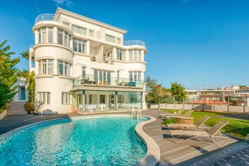 Vista exterior, Amazonia Estoril Hotel in Estoril