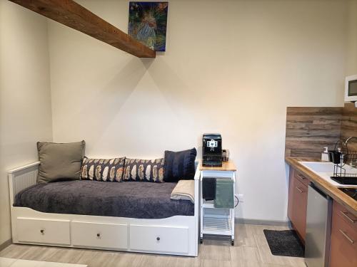 Maisonnette étape équestre (Maisonnette etape equestre) in Verdelot