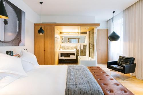 B2 Boutique Hotel + Spa Room Type - Family Suite