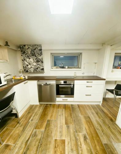 Hyggelig 2-værelses kælderlejlighed i Aarhus N in Aarhus V