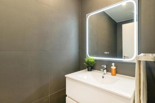 Cozy Bairro Alto by Central Hill Apartments - image 14