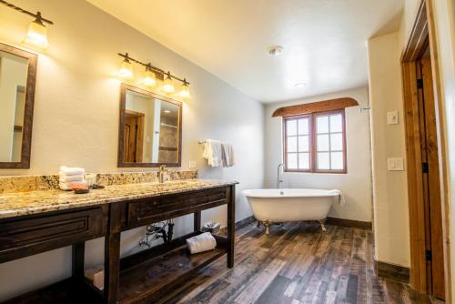 Tanque Verde Guest Ranch - image 22