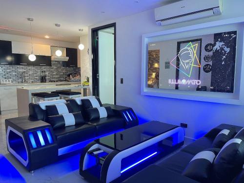 Guest Friendly 2 Master Bedroom Private Jacuzzi