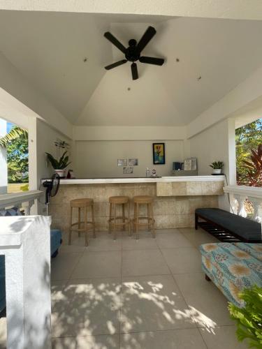 Casa Blanca by the Sea in Olango Island