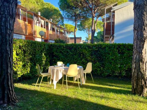 Enchanting villa for six guests - image 5