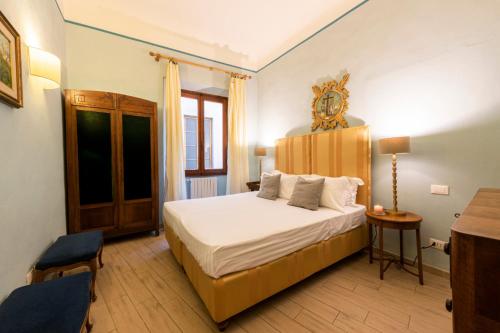 Apartments Florence- Sprone next to Ponte Vecchio - image 2