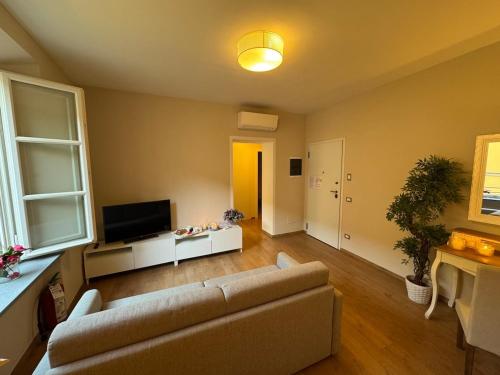 Casa Elena 13 by Abitare Lucca - image 4