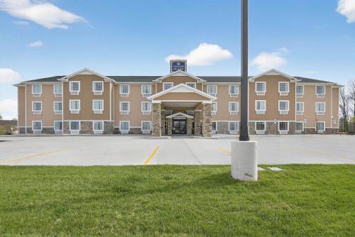 Cobblestone Hotel & Suites - Eaton