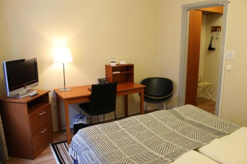 Double Room image 2