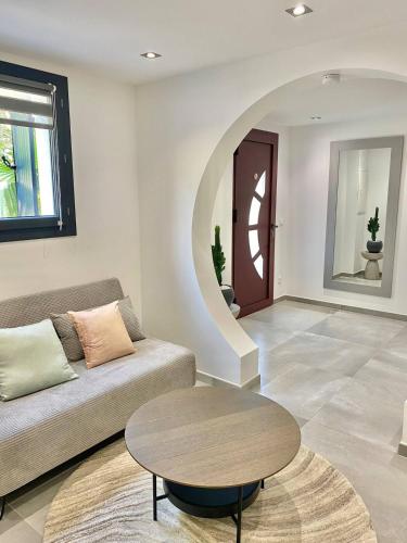 Apartment for 4 with garden and jacuzzi in Bellevue