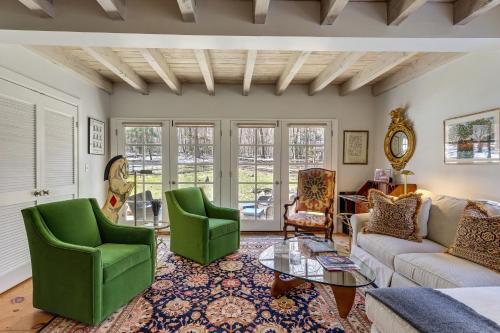Charming Dorset Cottage Nestled in the Treetops in Dorset (VT)