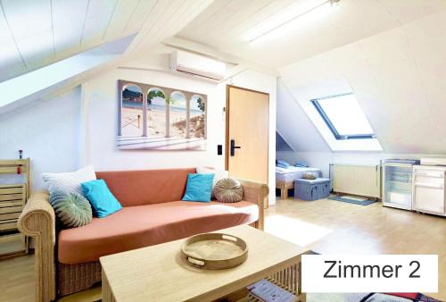睡床, Privat Zimmer in Apartment in Egelsbach, Klimaanlage, Self Check In uber Turschlusselcode, Sauna opt in 埃格爾斯巴赫
