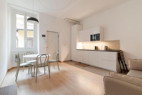 GuestHost - Porta Garibaldi White Flats 2