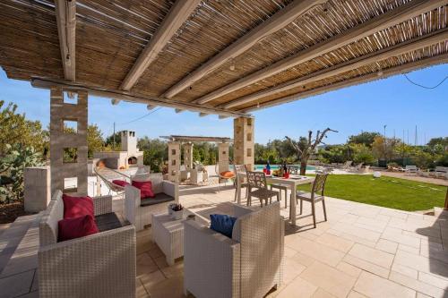 Facilities, Villa Trullo Saraceno by Villa Plus in Ramunno I