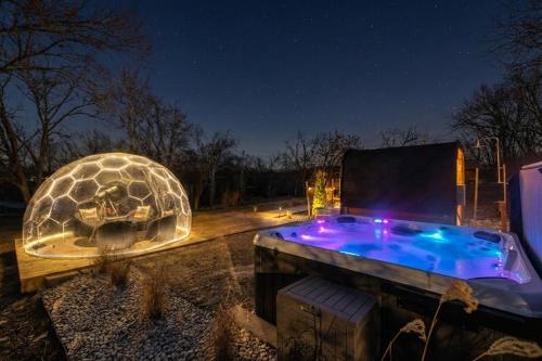 World Cup HQ! Sleeps 21-Sauna-Pickleball-6min to FIFA Shuttle in Grandview (MO)