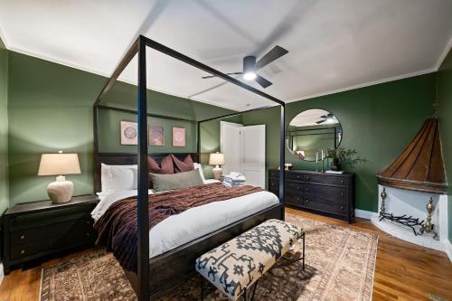 World Cup HQ! Sleeps 21-Sauna-Pickleball-6min to FIFA Shuttle in Grandview (MO)