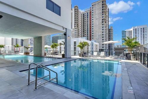 Swimming pool, Modern Brickell Studio - City Views in Other