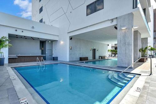Swimming pool, Modern Brickell Studio - City Views in Other