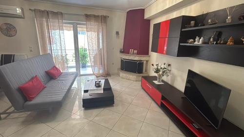 2BR with balcony&Lift, 5min Metro Athens 15min to center - Tap to explore photos