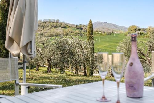 Hotelli välisilme, Italian Experience-Serafini Holiday Home in Serrungarina