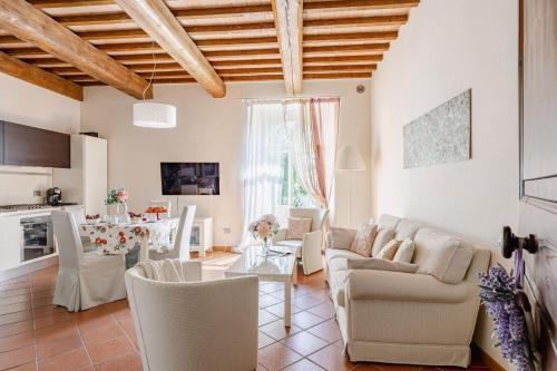 Seadmed, Italian Experience-Serafini Holiday Home in Serrungarina