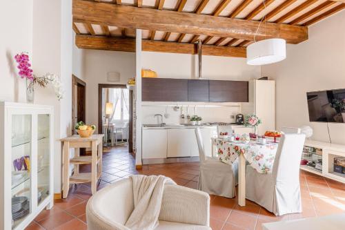 Seadmed, Italian Experience-Serafini Holiday Home in Serrungarina